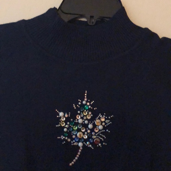 Navy blue top - Picture 3 of 5